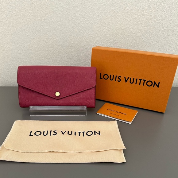 Louis Vuitton Empreinte Monogram Sarah Wallet - Picture 16 of 16